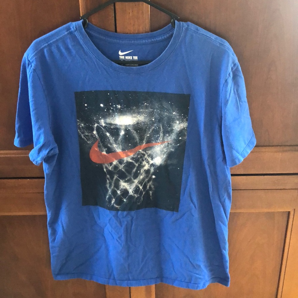 Nike basketball t-shirt